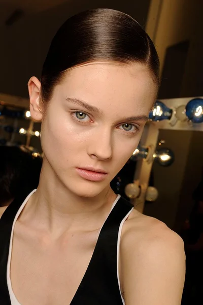Look 10